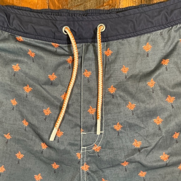 Johnnie-O Palm Tree Print Swim Trunks Blue Size XL - Picture 3 of 8